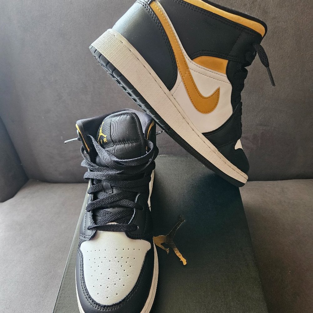 Nike Air Jordan 1 Mid ‘Pollen’ - Size 7Y